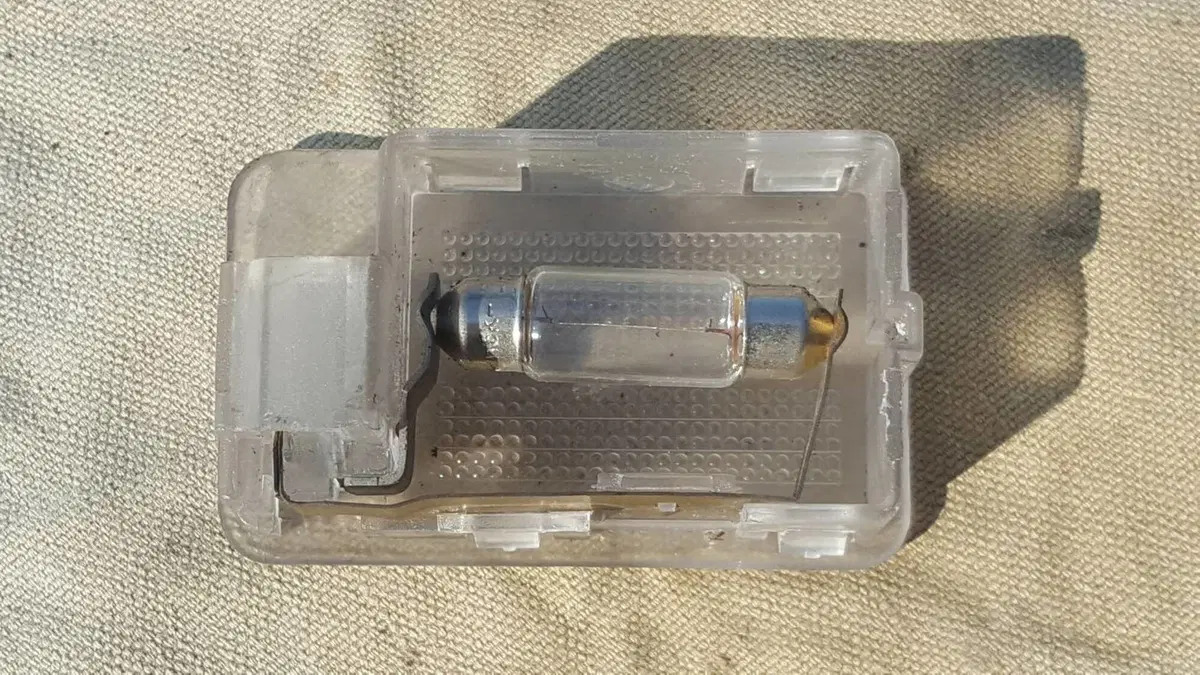 Luce Sottosella MP3 Piaggio (4)