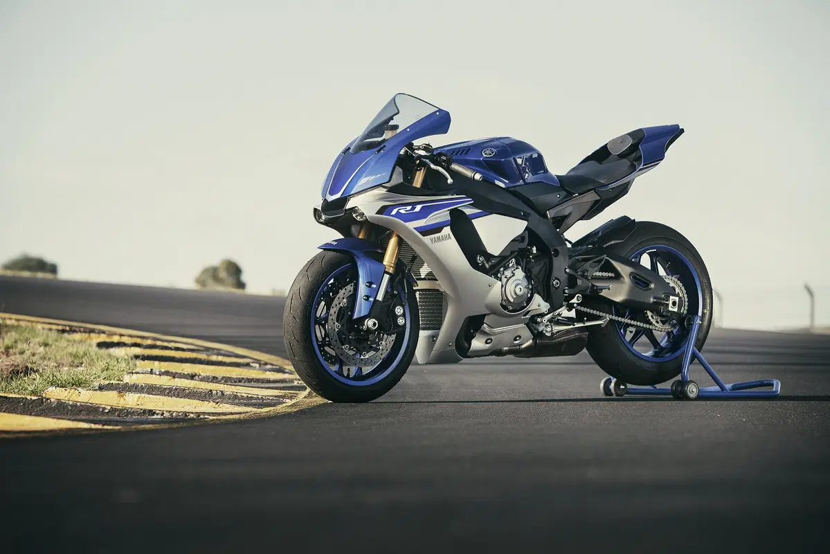 Yamaha, YZF-R1 ed R1M 2016 (6)