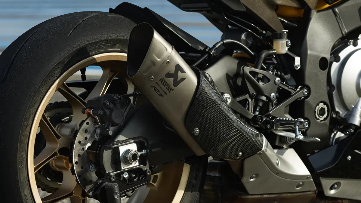 Yamaha, YZF-R1 ed R1M 2016 (23)