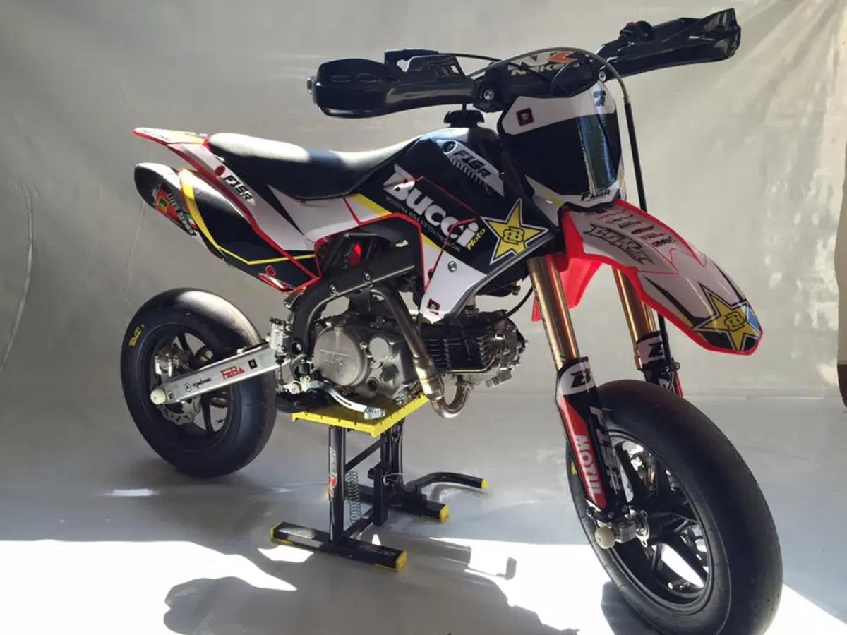 Bucci Moto BR1F15-R SM (2017)