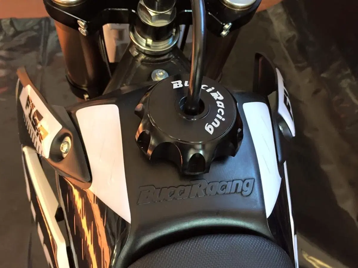 Bucci Moto BR1F15-R BR1F15-R SM (2017) (9)