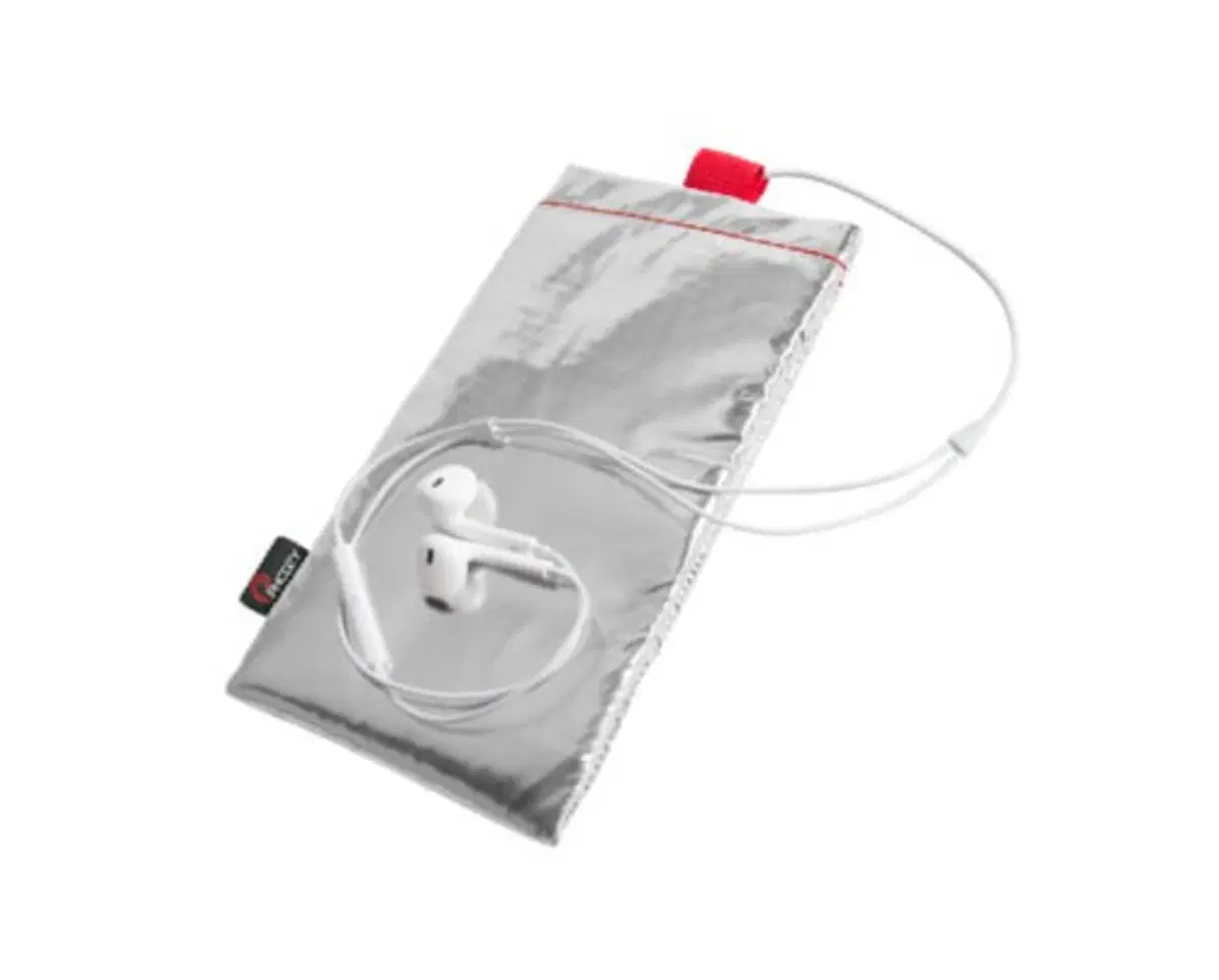 Phoozy, la cover spaziale per smartphone