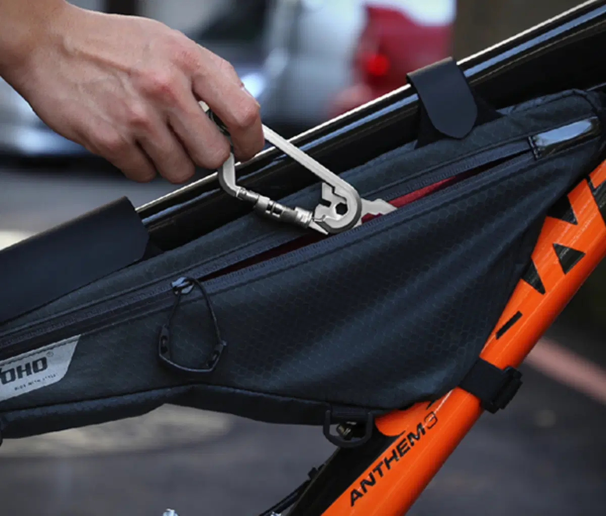  WOKit 2.0 Cycling Kit, il moschettone che si trasforma in cassetta degli attrezzi (4)
