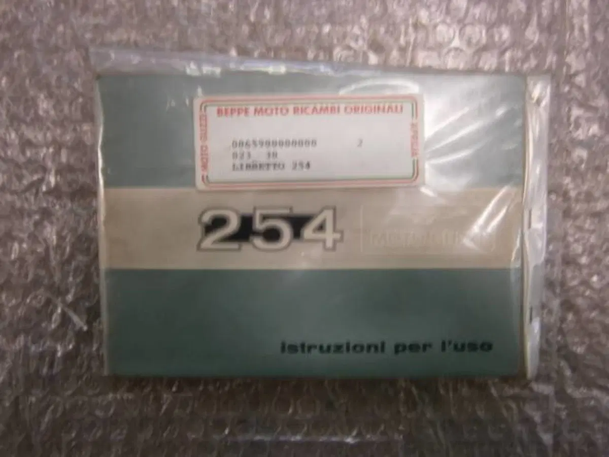 LIBRETTO USO E MANUTENZIO Moto Guzzi LIBRETTO USO E MAN. GUZZI 254