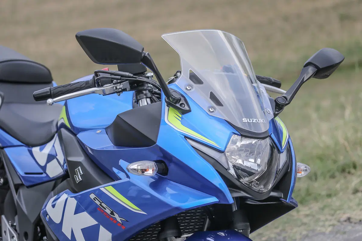 Suzuki GSX250R: la nostra prova in città e sui passi con Passione Motori (16)