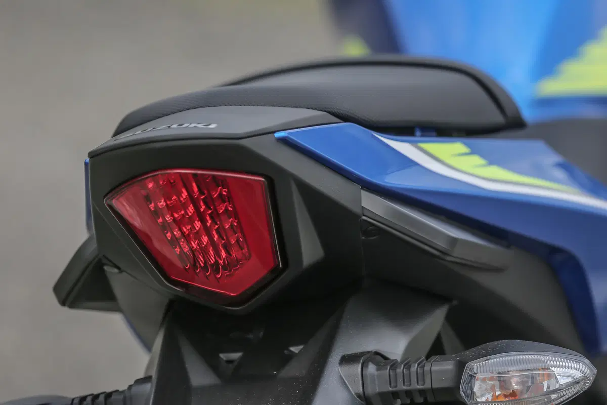 Suzuki GSX250R: la nostra prova in città e sui passi con Passione Motori (19)