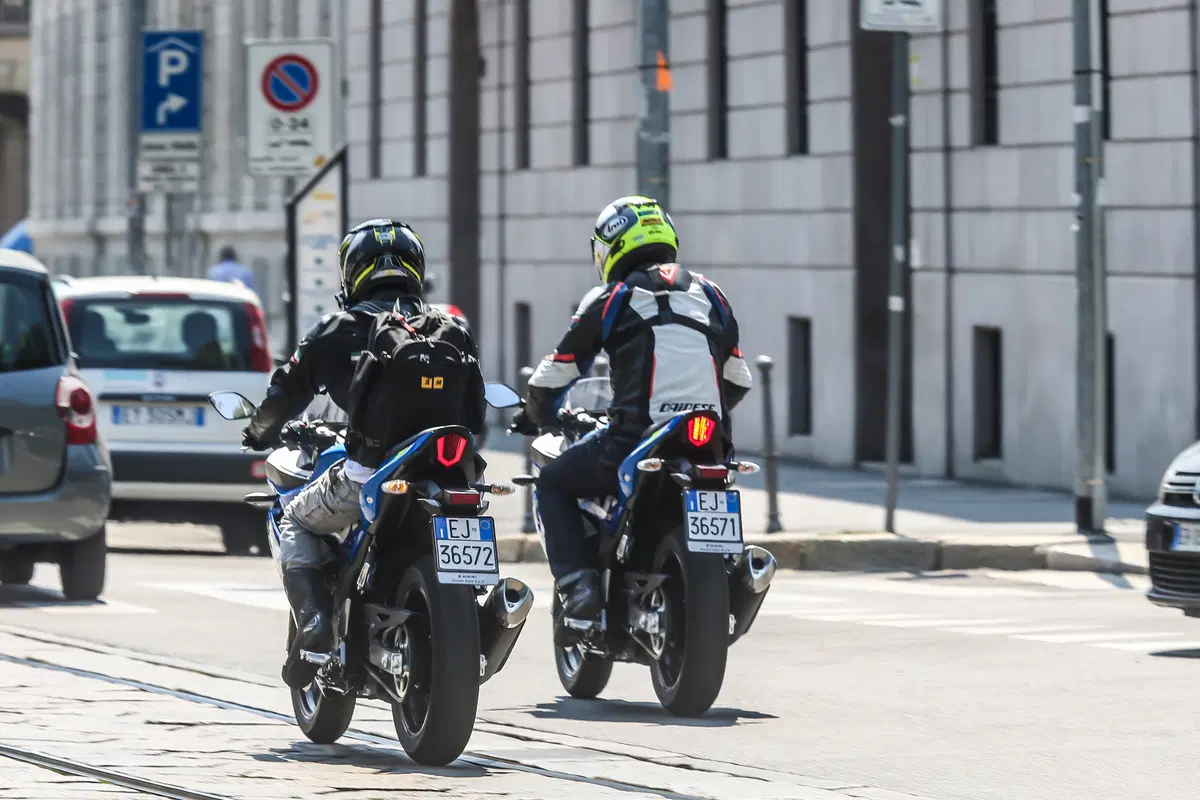 Suzuki GSX250R: la nostra prova in città e sui passi con Passione Motori (10)