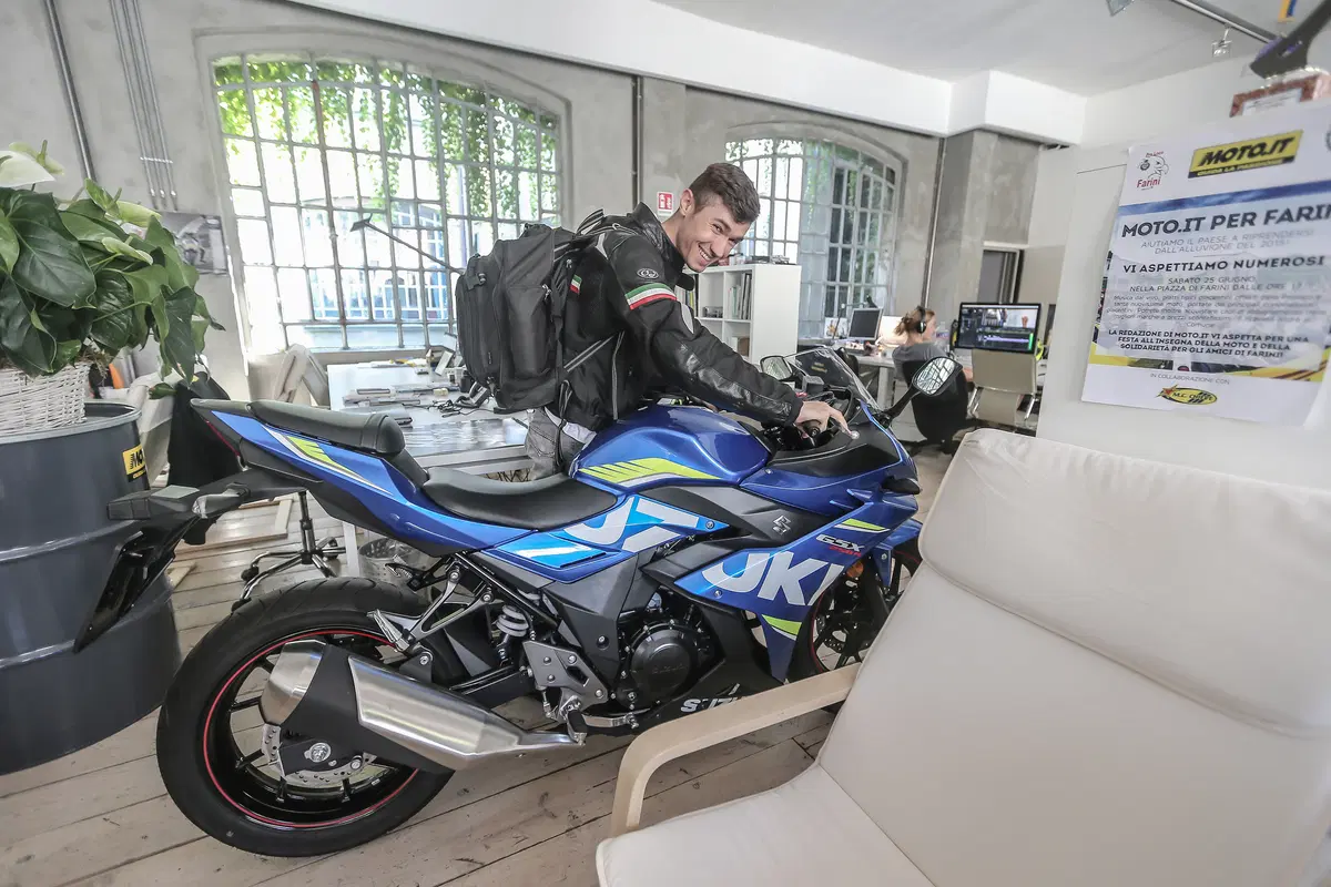 Suzuki GSX250R: la nostra prova in città e sui passi con Passione Motori