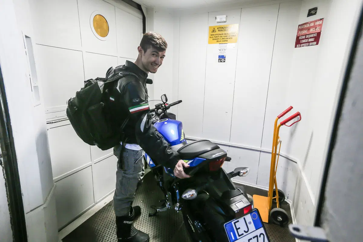 Suzuki GSX250R: la nostra prova in città e sui passi con Passione Motori (6)
