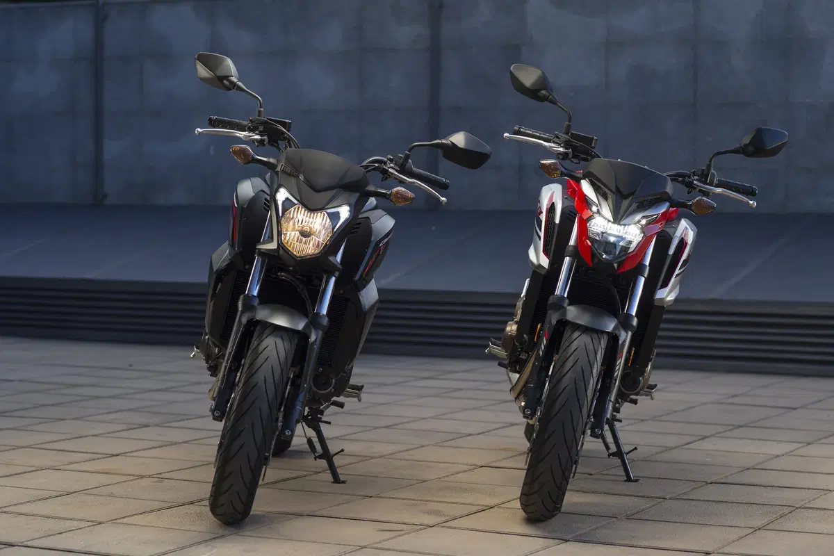 Honda CB650F 2017: la naked si fa in quattro (10)
