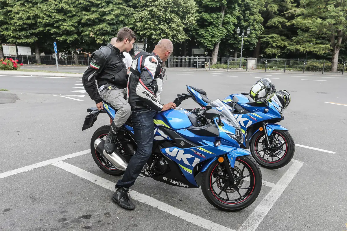 Suzuki GSX250R: la nostra prova in città e sui passi con Passione Motori (20)
