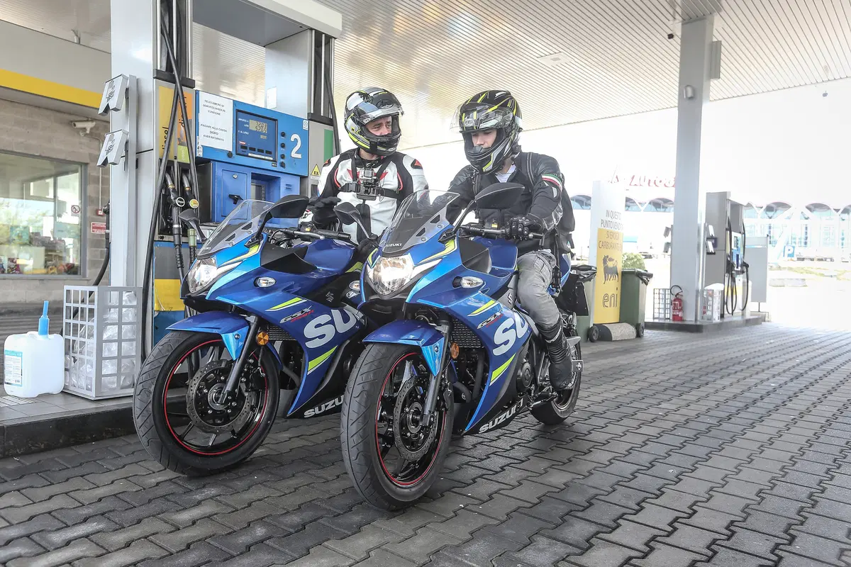 Suzuki GSX250R: la nostra prova in città e sui passi con Passione Motori (16)