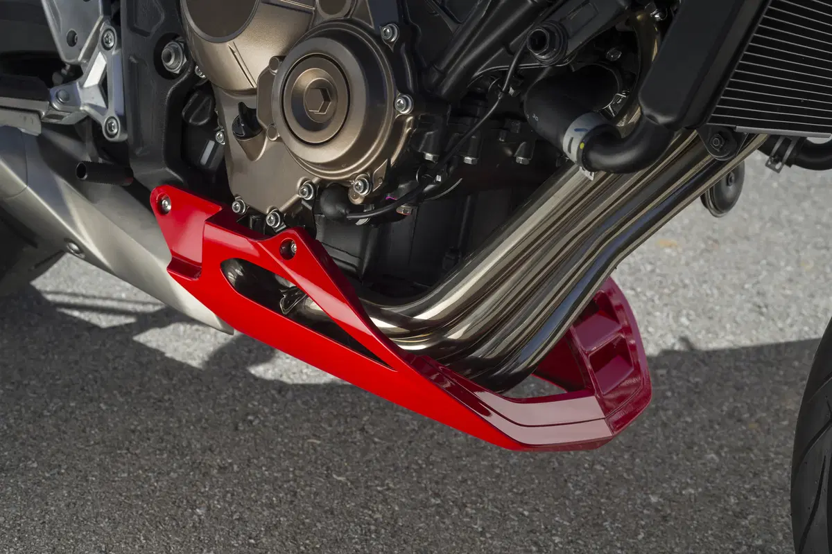 Honda CB650F 2017: la naked si fa in quattro (34)