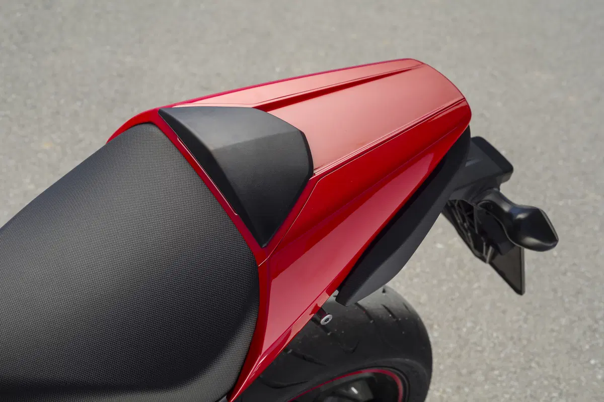 Honda CB650F 2017: la naked si fa in quattro (33)