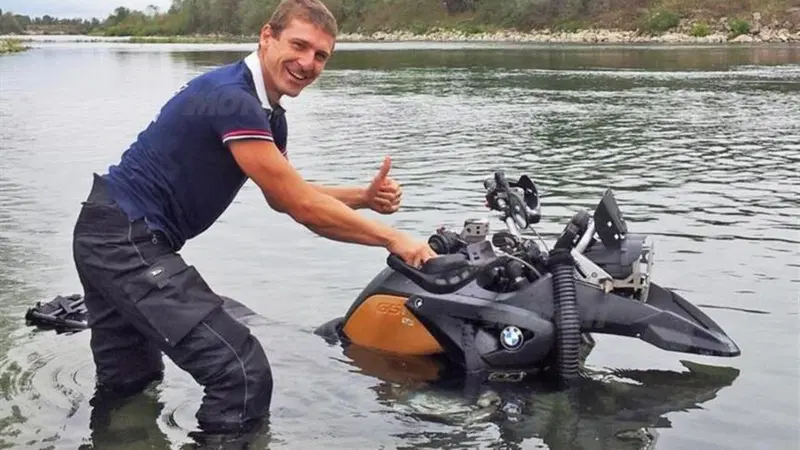 Tutorial manutenzione moto: motore sott'acqua, cosa fare