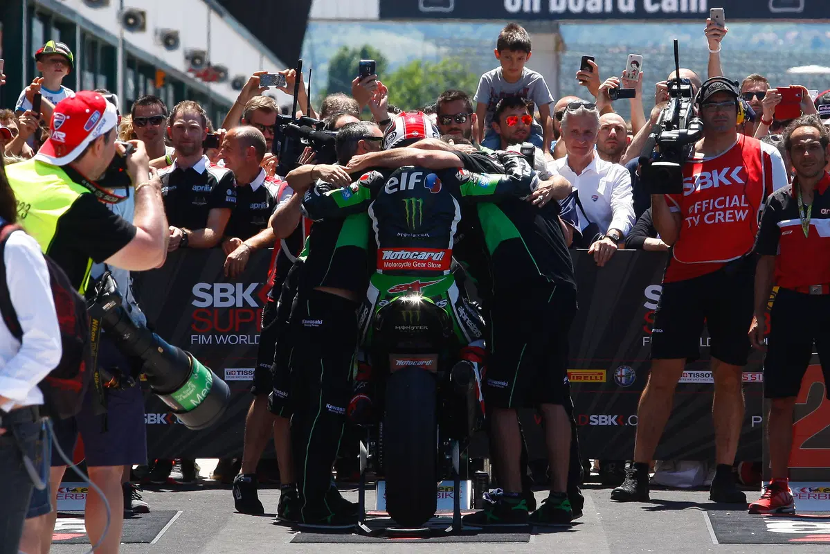 SBK, Jerez 2015. Rea campione del mondo SBK. Gara 1 a Sykes (2)