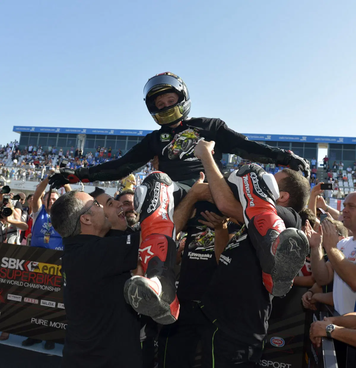 SBK, Jerez 2015. Rea campione del mondo SBK. Gara 1 a Sykes (4)