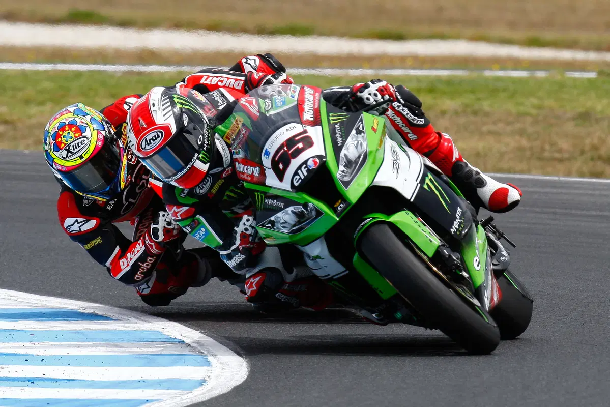 SBK, Jerez 2015. Rea campione del mondo SBK. Gara 1 a Sykes (5)