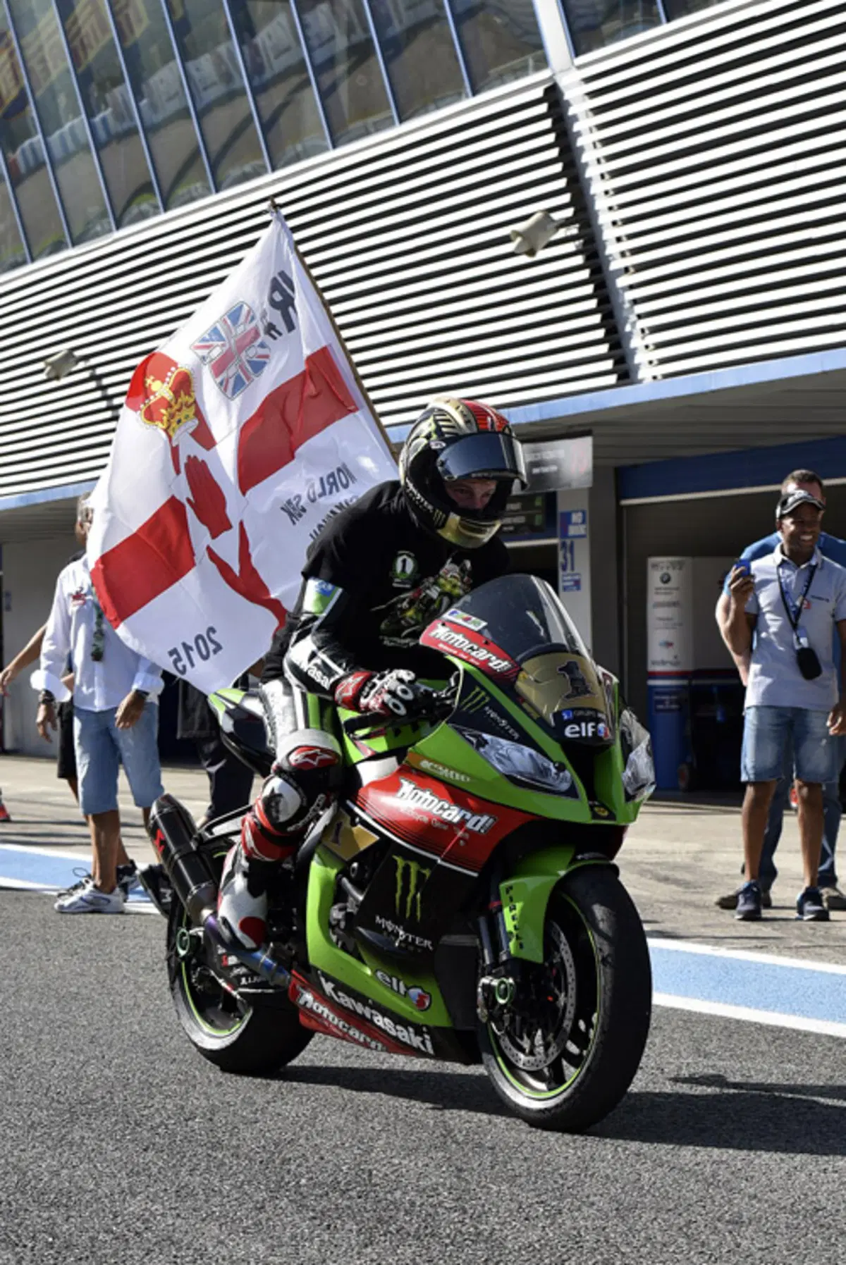 SBK, Jerez 2015. Rea campione del mondo SBK. Gara 1 a Sykes (7)