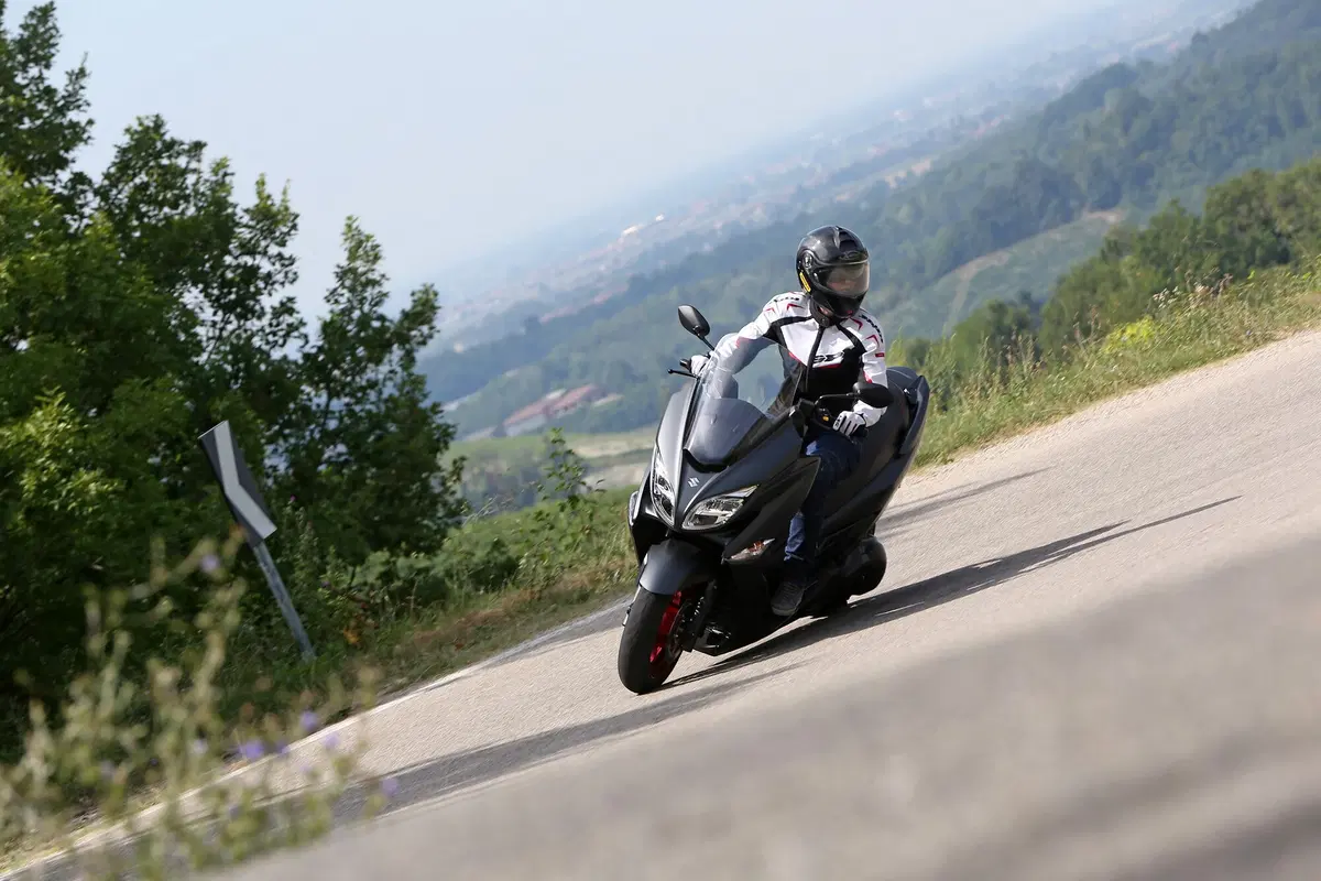 Suzuki Burgman 400 ABS (6)