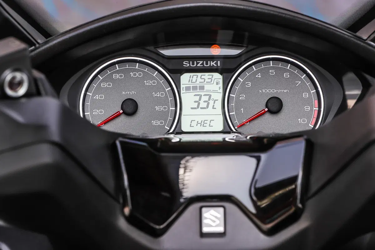 Suzuki Burgman 400 ABS (25)