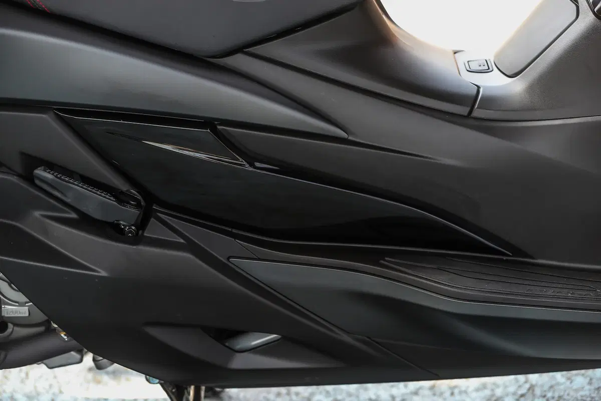 Suzuki Burgman 400 ABS (27)