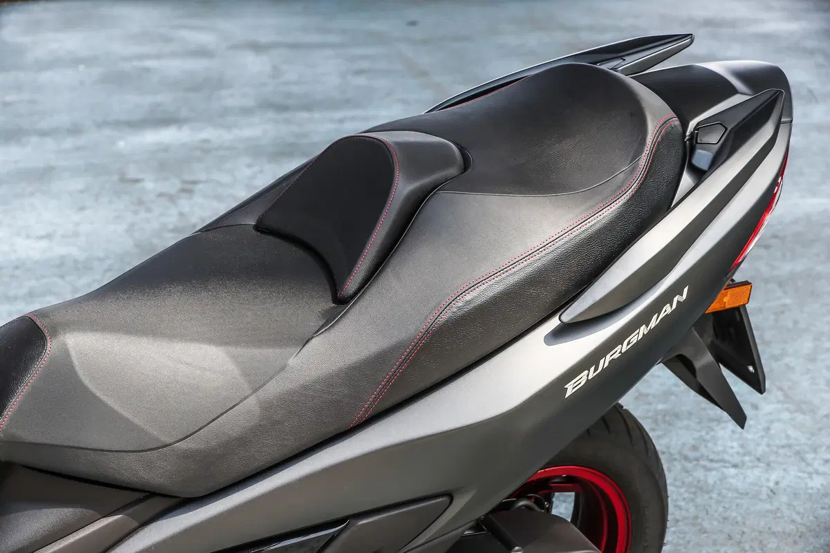 Suzuki Burgman 400 ABS (32)
