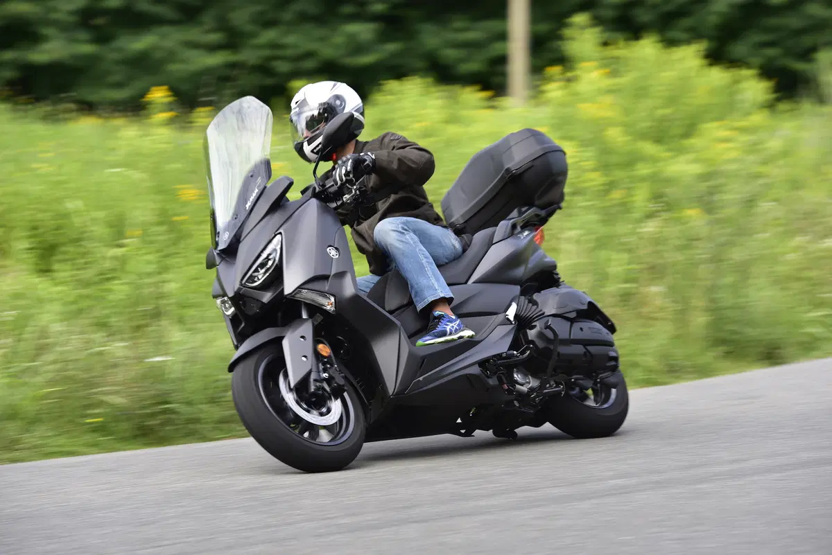 Yamaha X-MAX 400 2017 (10)