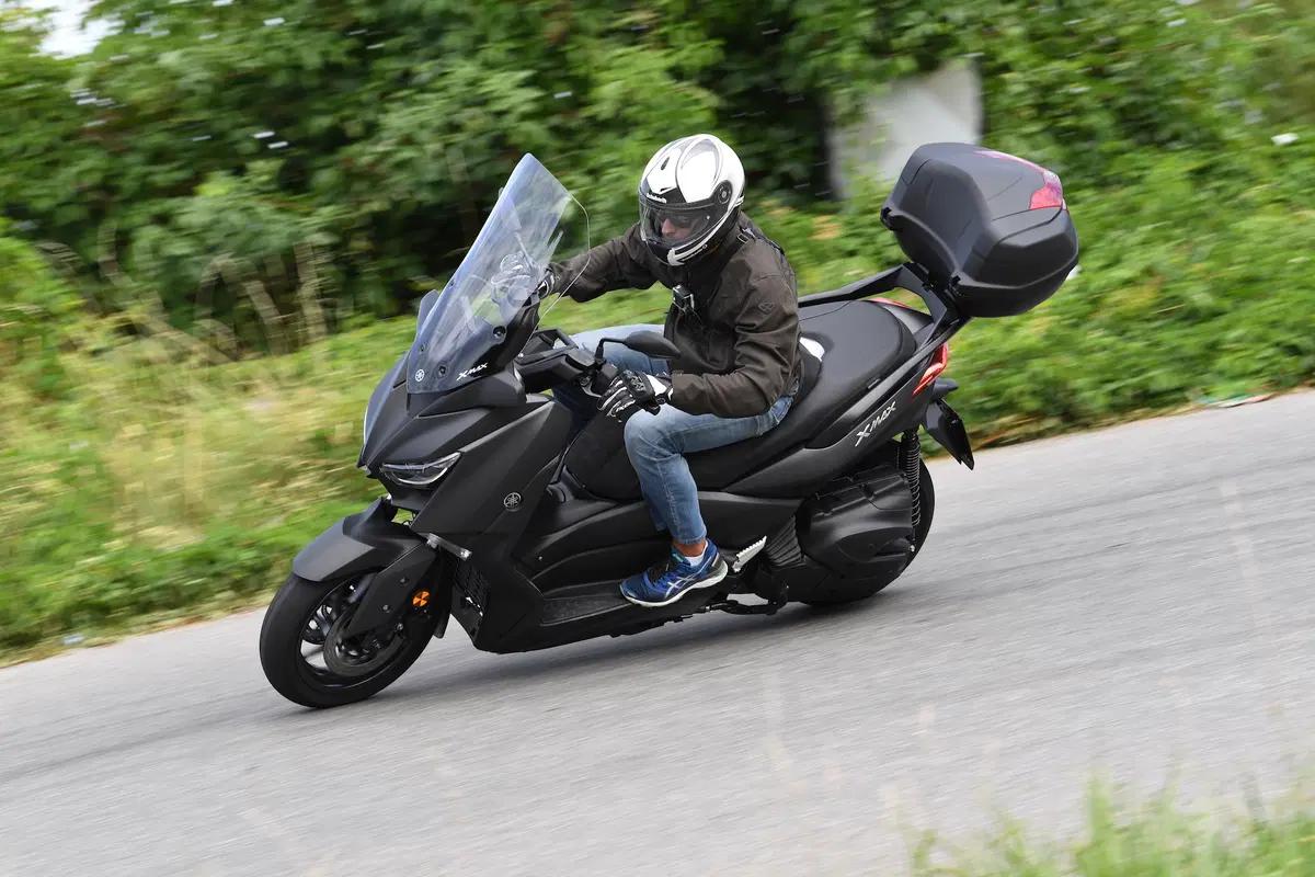 Yamaha X-MAX 400 2017 (13)