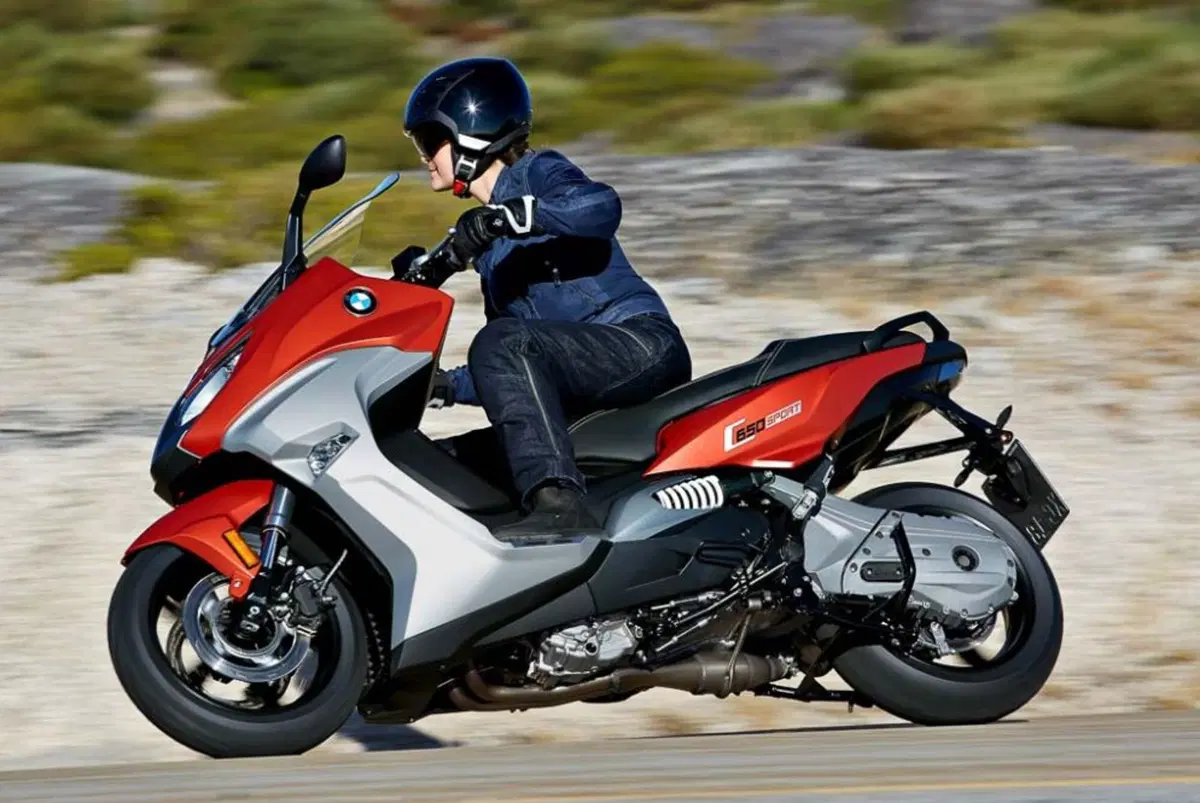 BMW C 650 Sport e C 650 GT 2016 (2)
