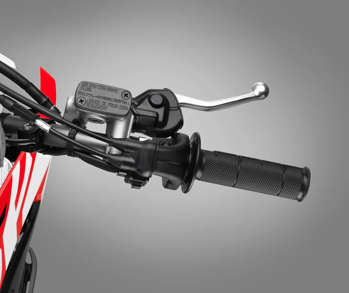 Honda CRF250R 2018. Motore e il telaio nuovi (17)