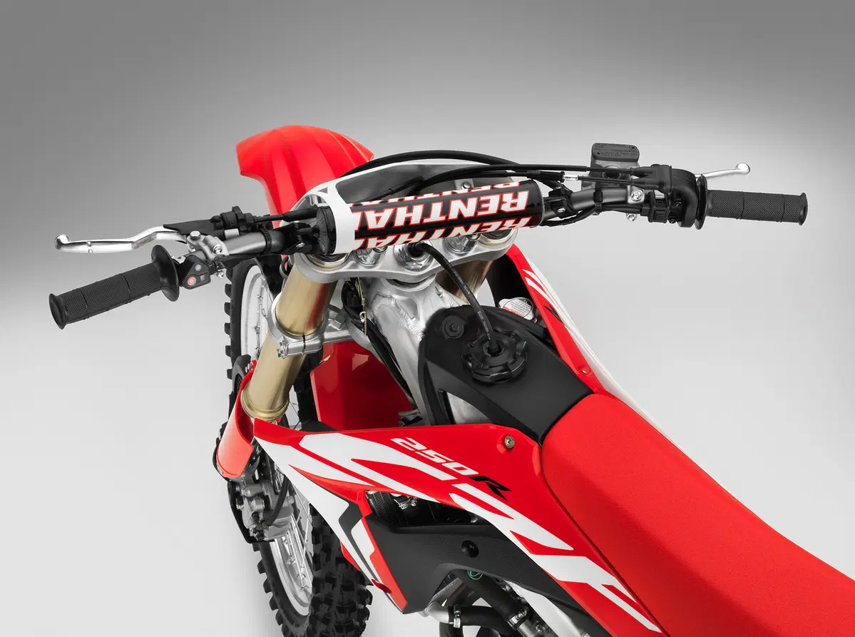 Honda CRF250R 2018. Motore e il telaio nuovi (18)