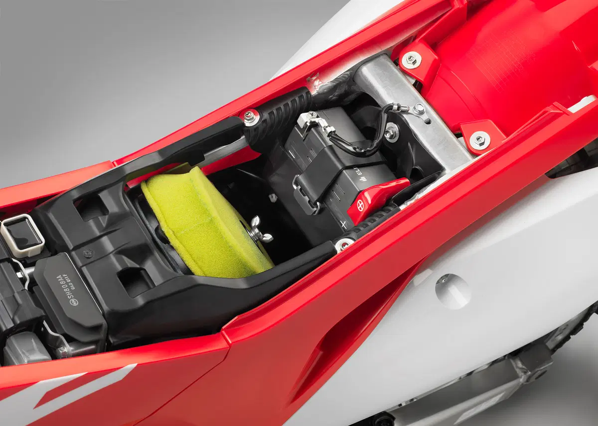 Honda CRF250R 2018. Motore e il telaio nuovi (19)