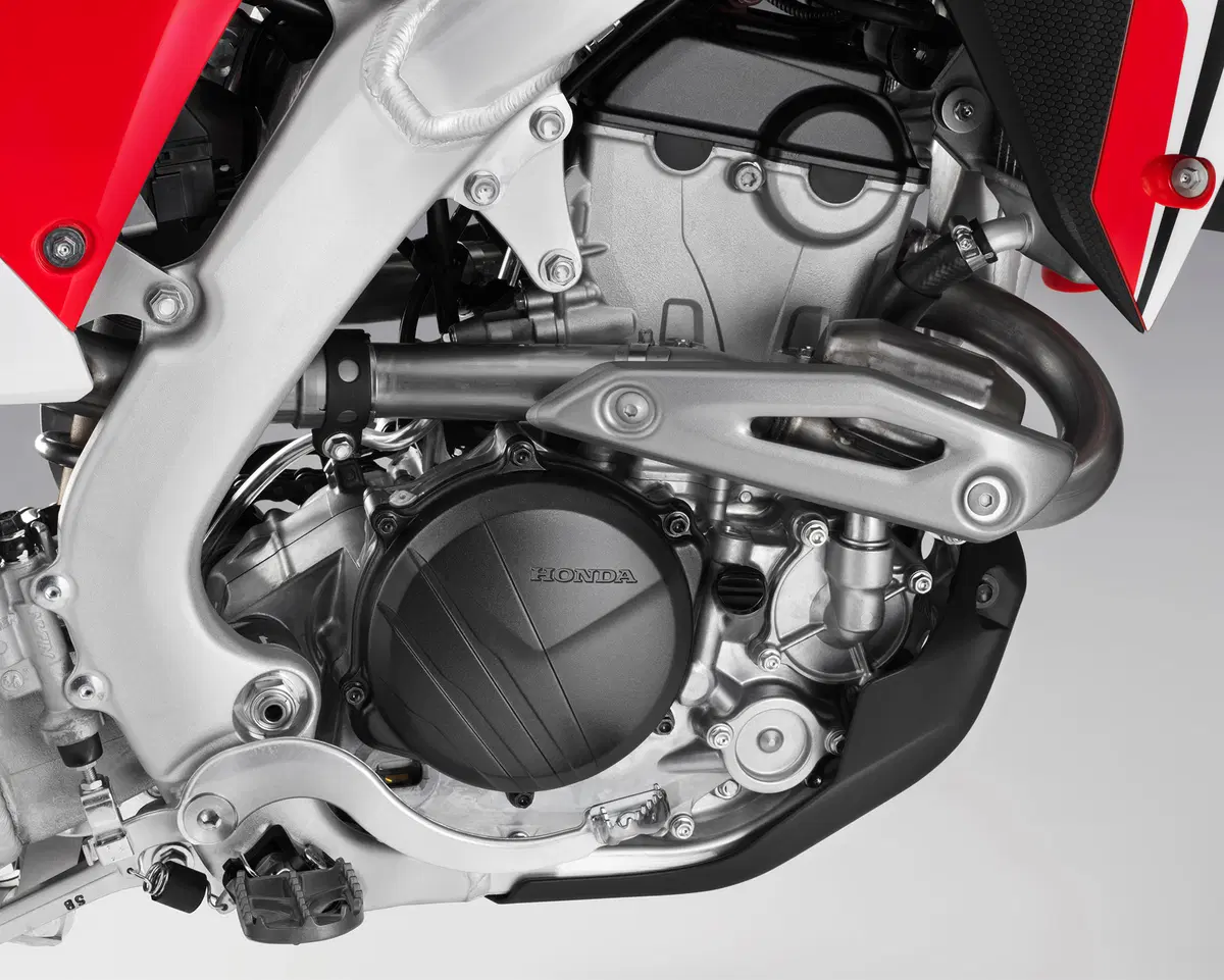 Honda CRF250R 2018. Motore e il telaio nuovi (22)