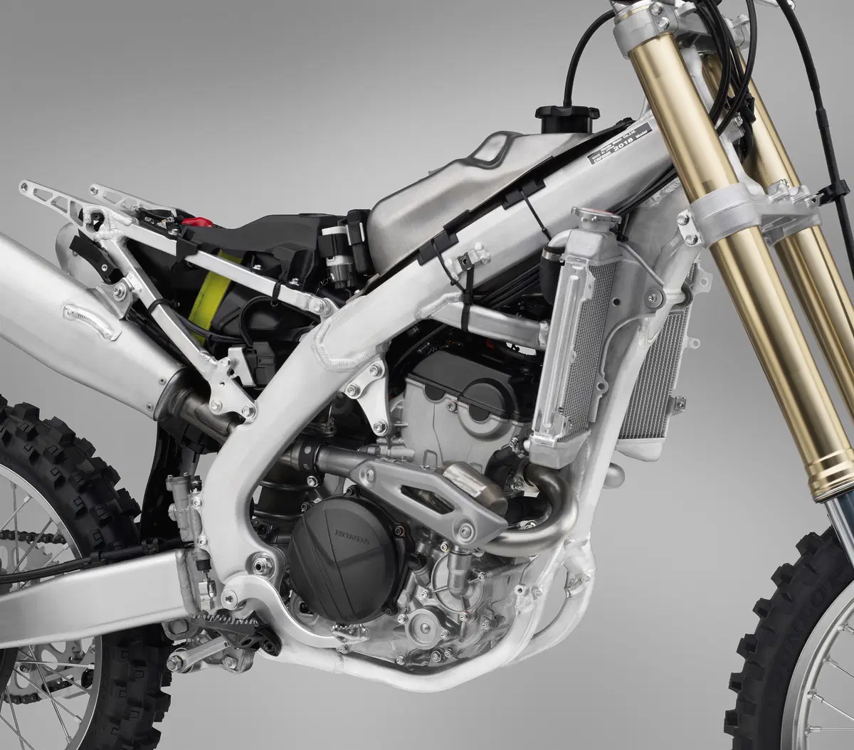 Honda CRF250R 2018. Motore e il telaio nuovi (35)