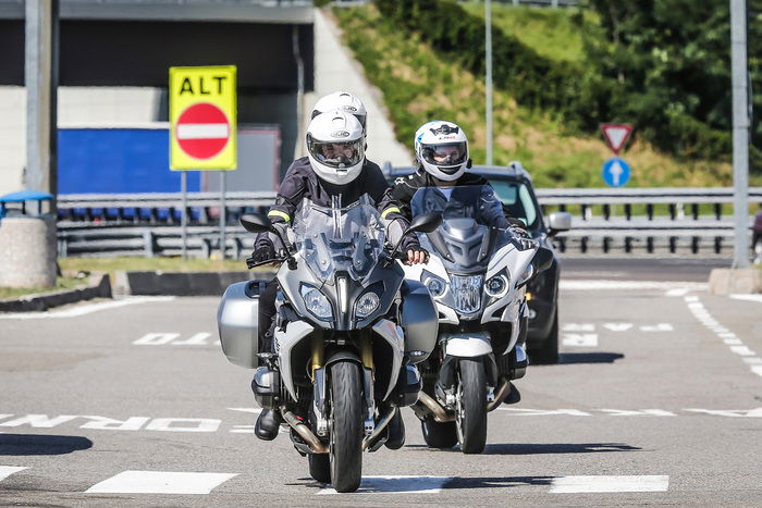 In autostrada la RT dà il suo meglio in termini di protezione e comodità