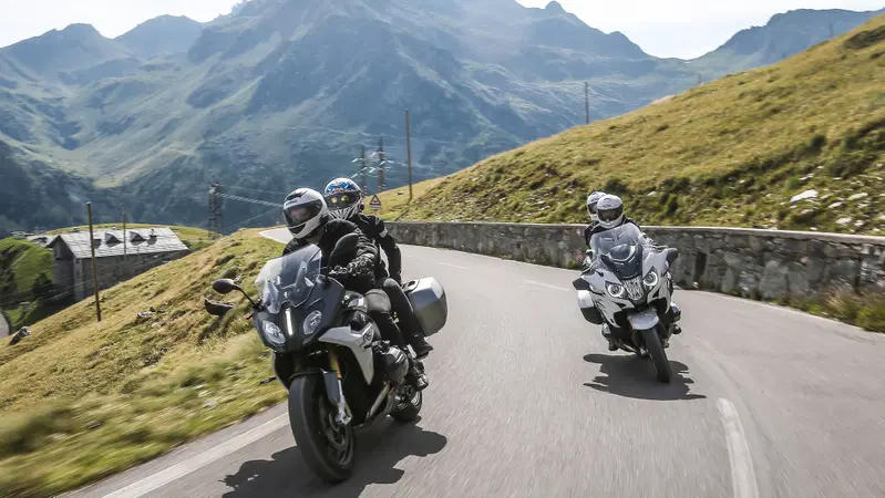 BMW R 1200RS ed R 1200RT: la prova totale