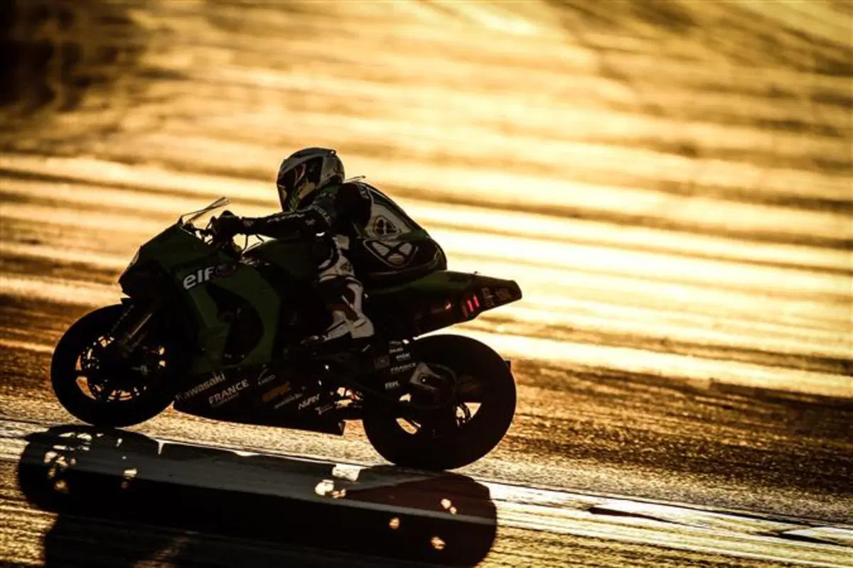 SRC Kawasaki vince il Bol d'Or 2015 e SERT Suzuki il titolo Endurance (15)