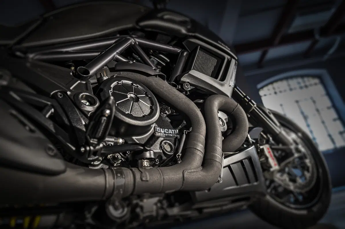 Ducati Diavel Carbon 2016 (17)