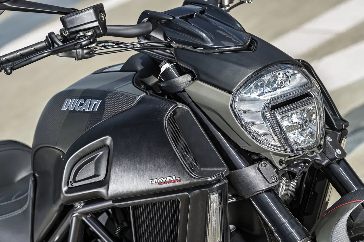 Ducati Diavel Carbon 2016 (19)