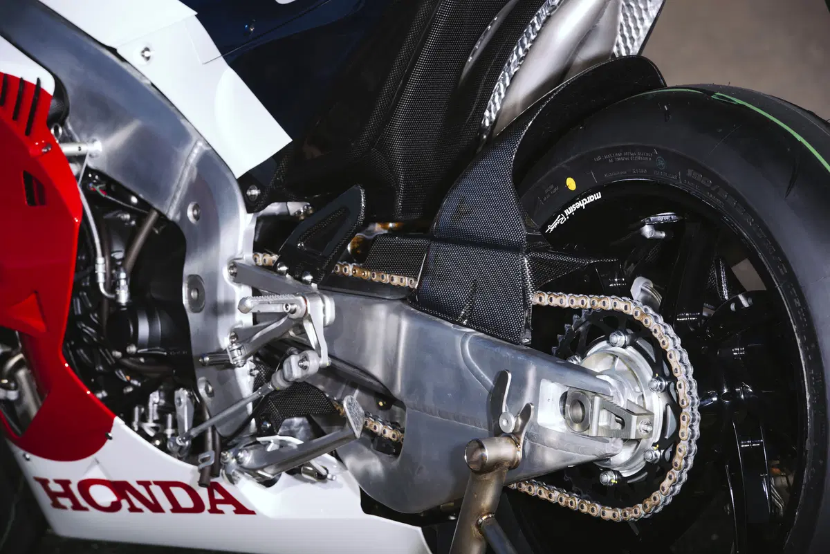 Honda RC 213V-S Ciclistica (4)