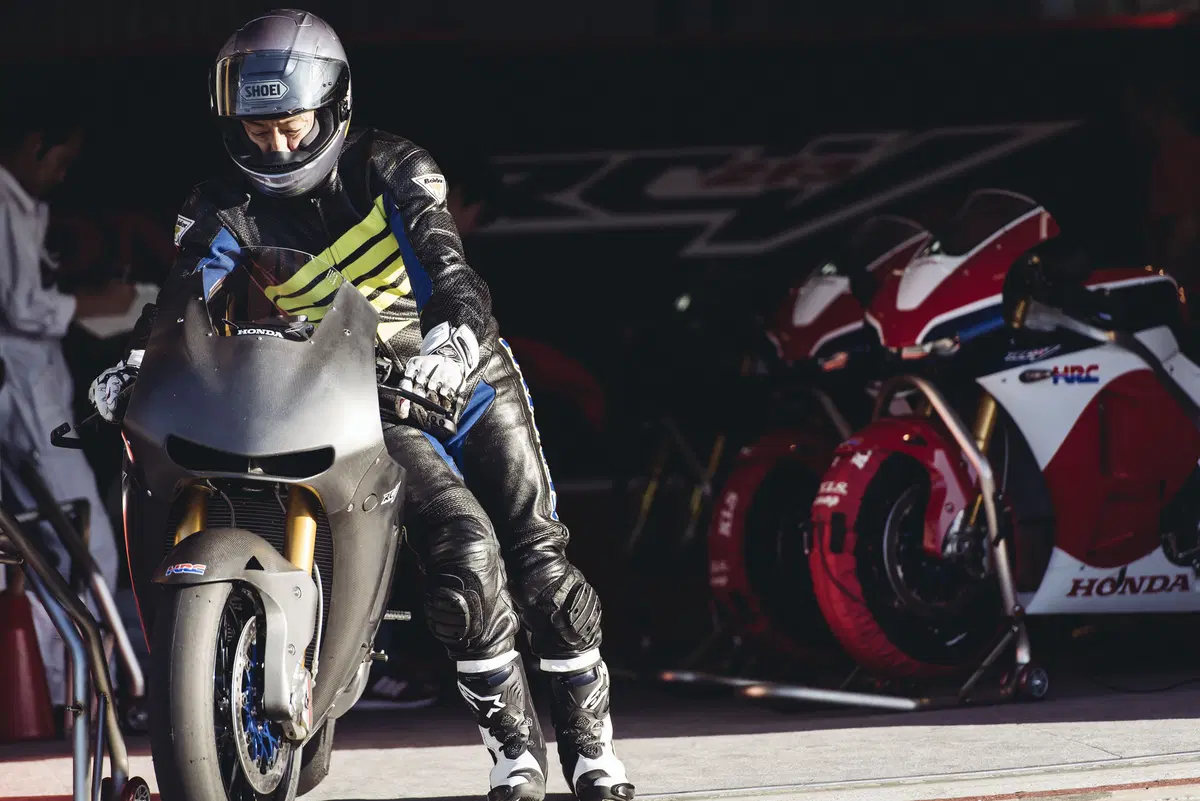 Honda RC 213V-S (3)