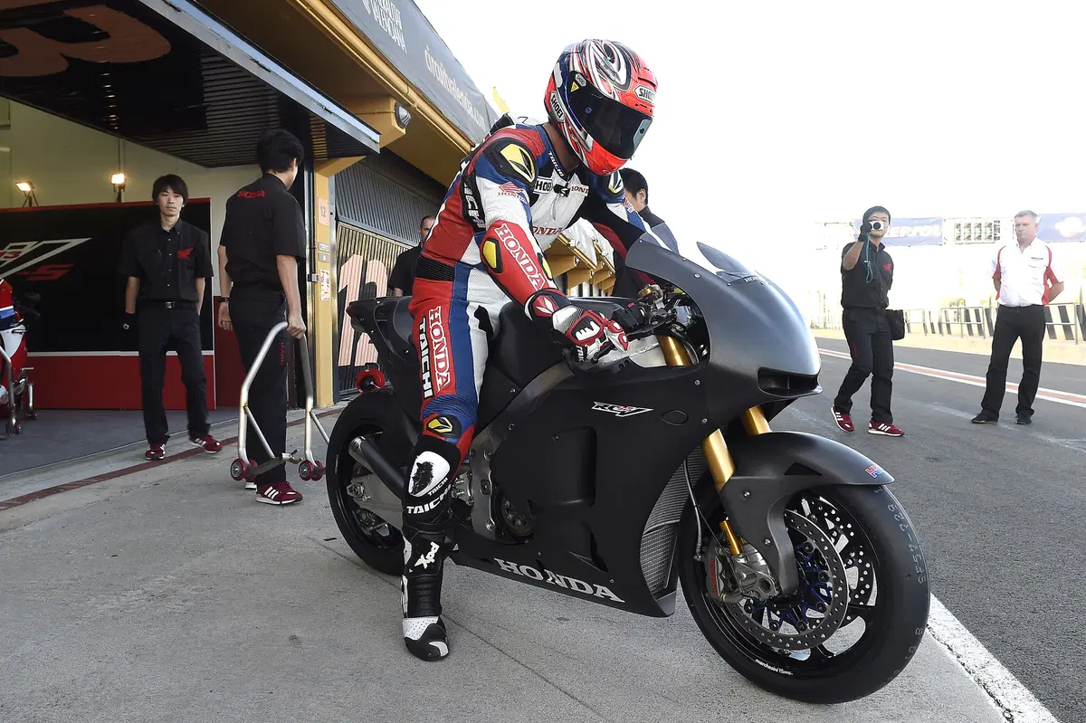 Honda RC 213V-S (9)