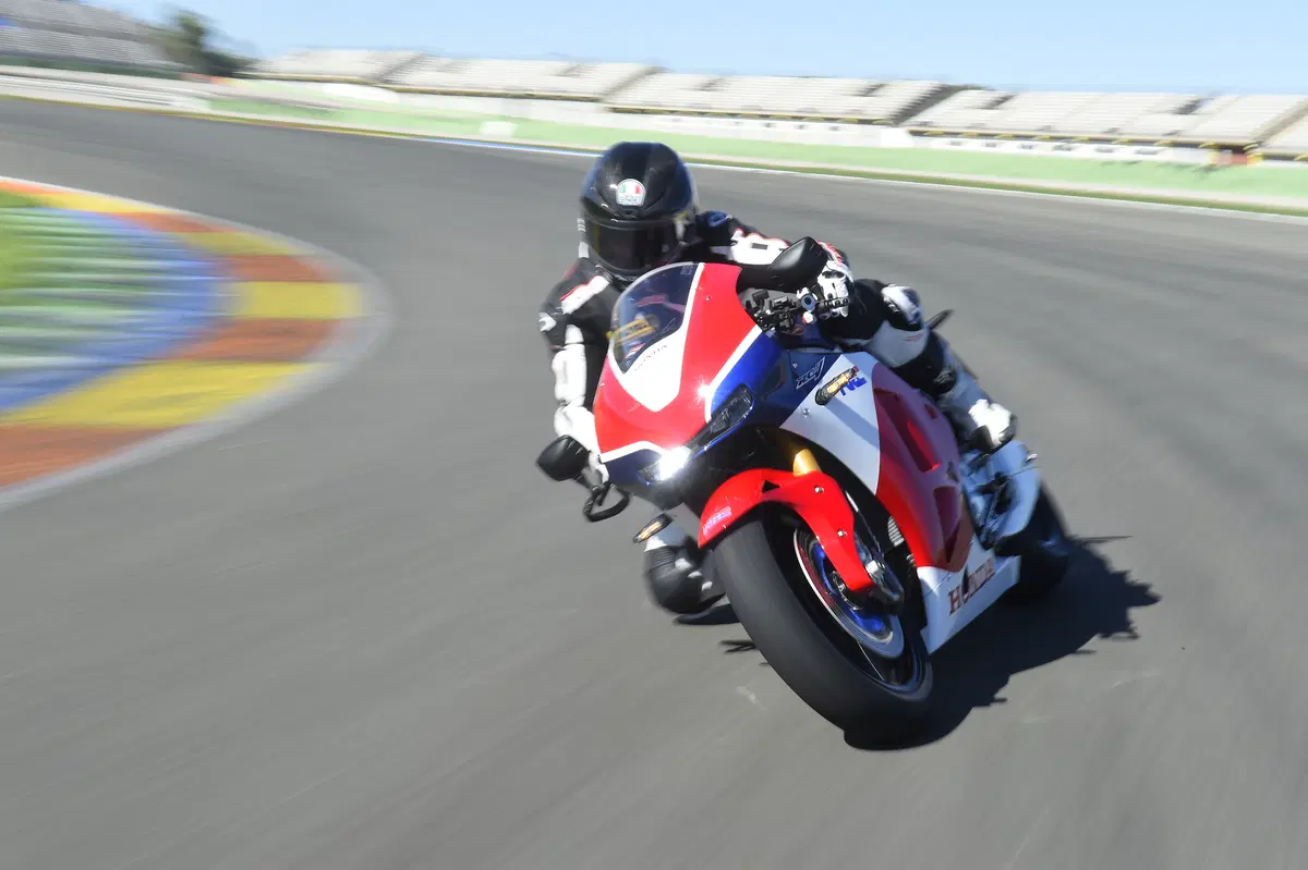 Honda RC 213V-S (4)