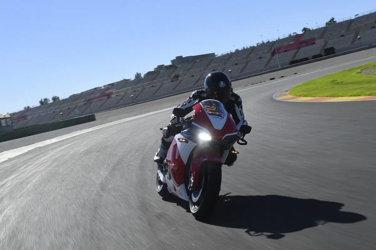 Honda RC 213V-S (7)