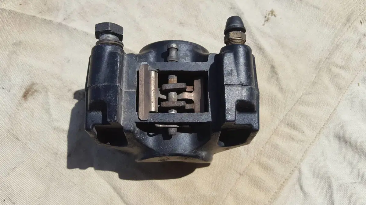 Pinza Posteriore MP3 Piaggio (6)