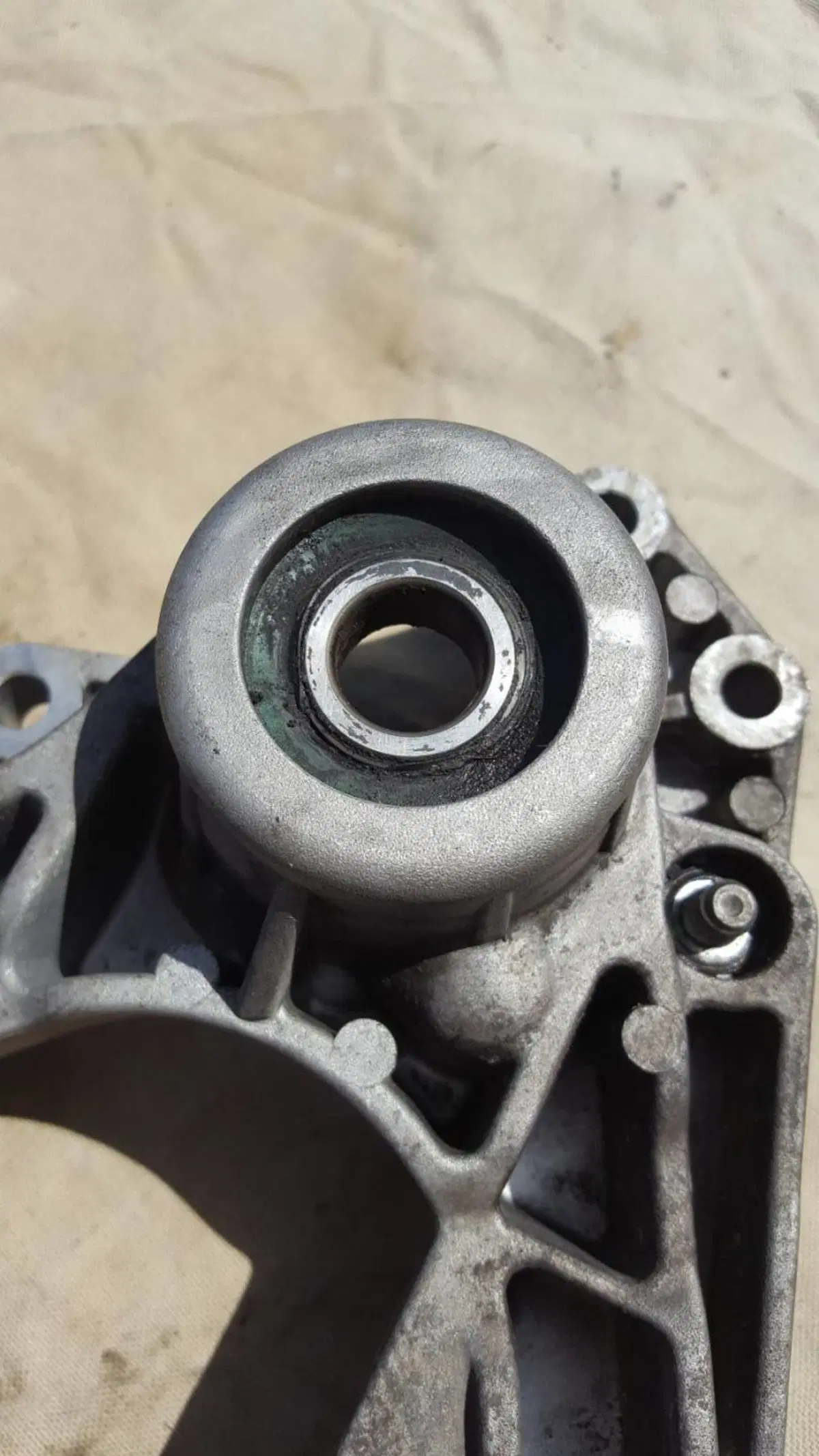 Staffa Ruota Post MP3 Piaggio (2)