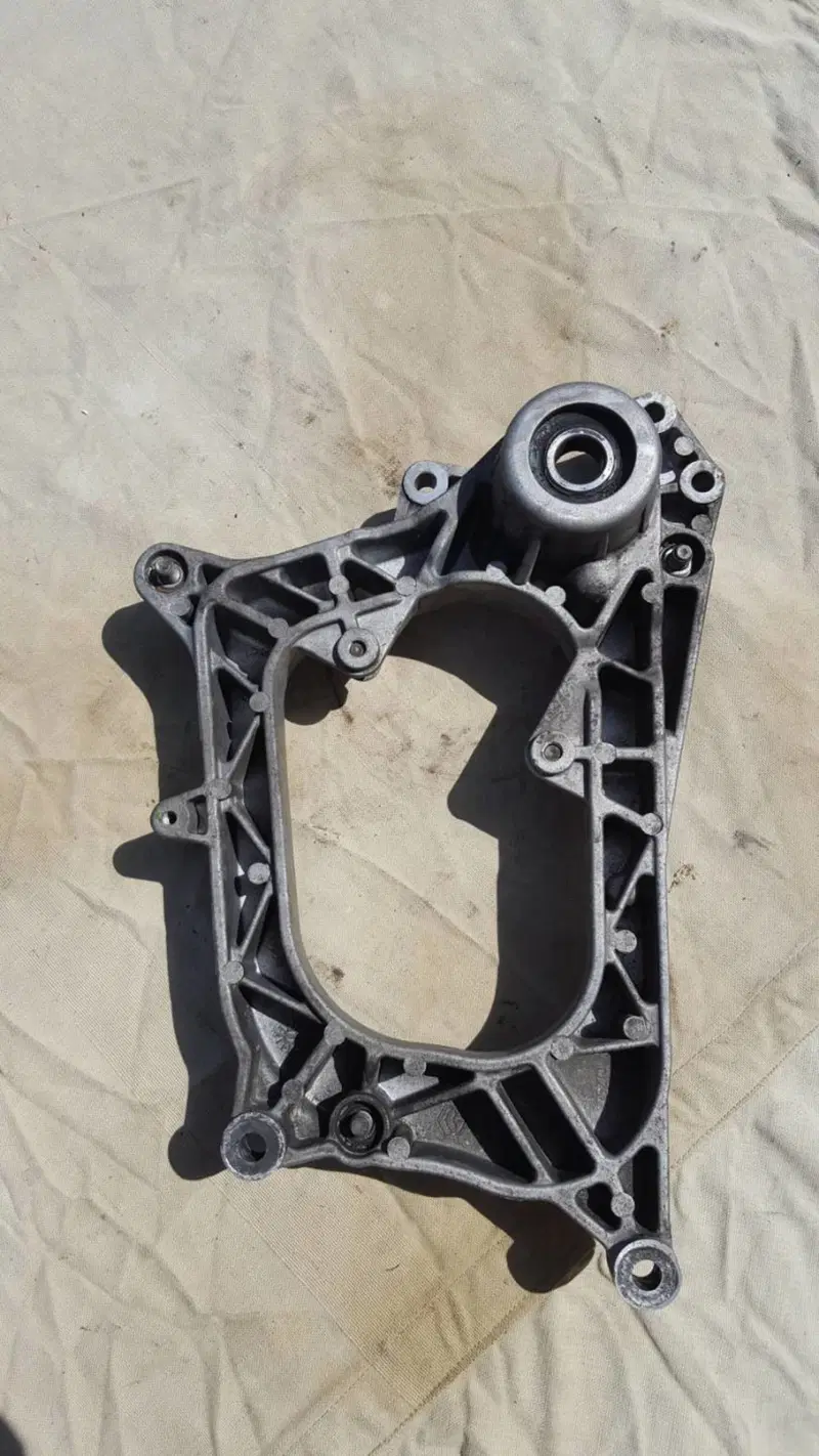 Staffa Ruota Post MP3 Piaggio (4)