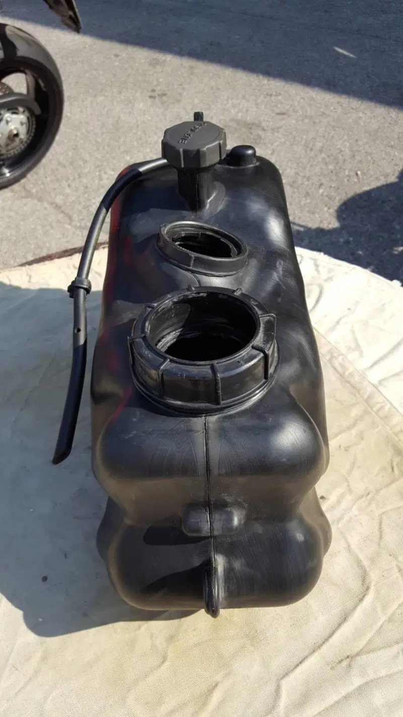 Serbatoio Benzine MP3 Piaggio (2)