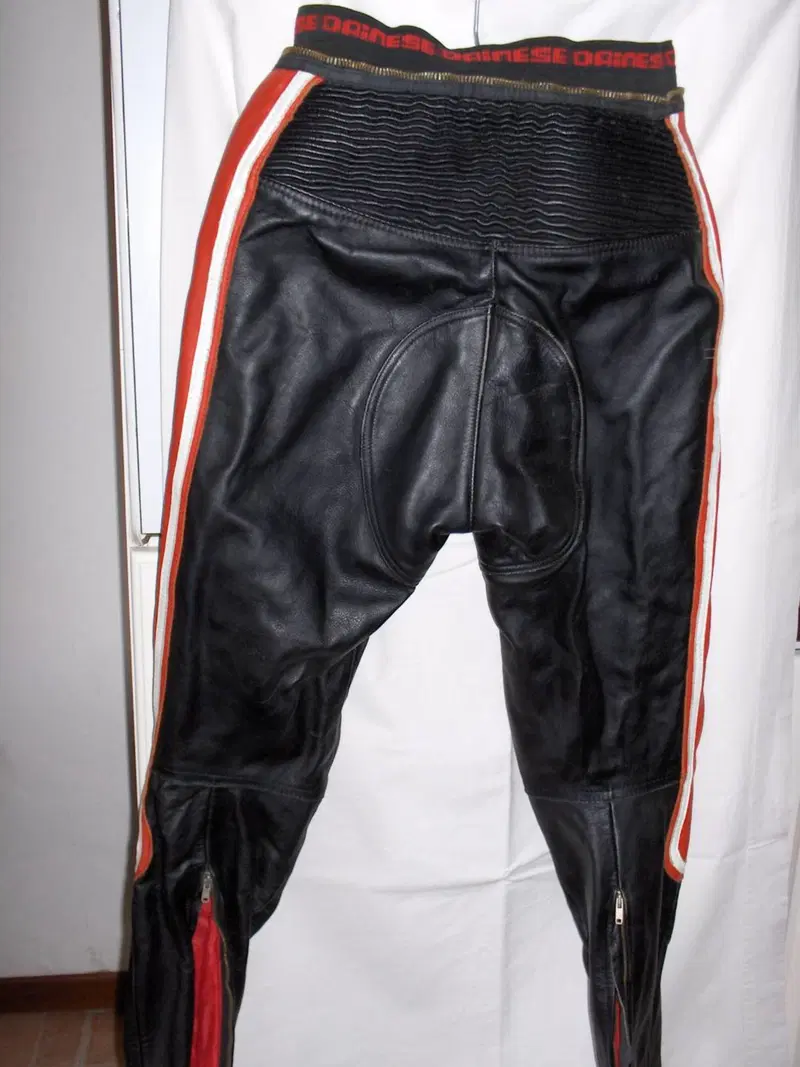 Tuta in pelle, divisibile Dainese (9)
